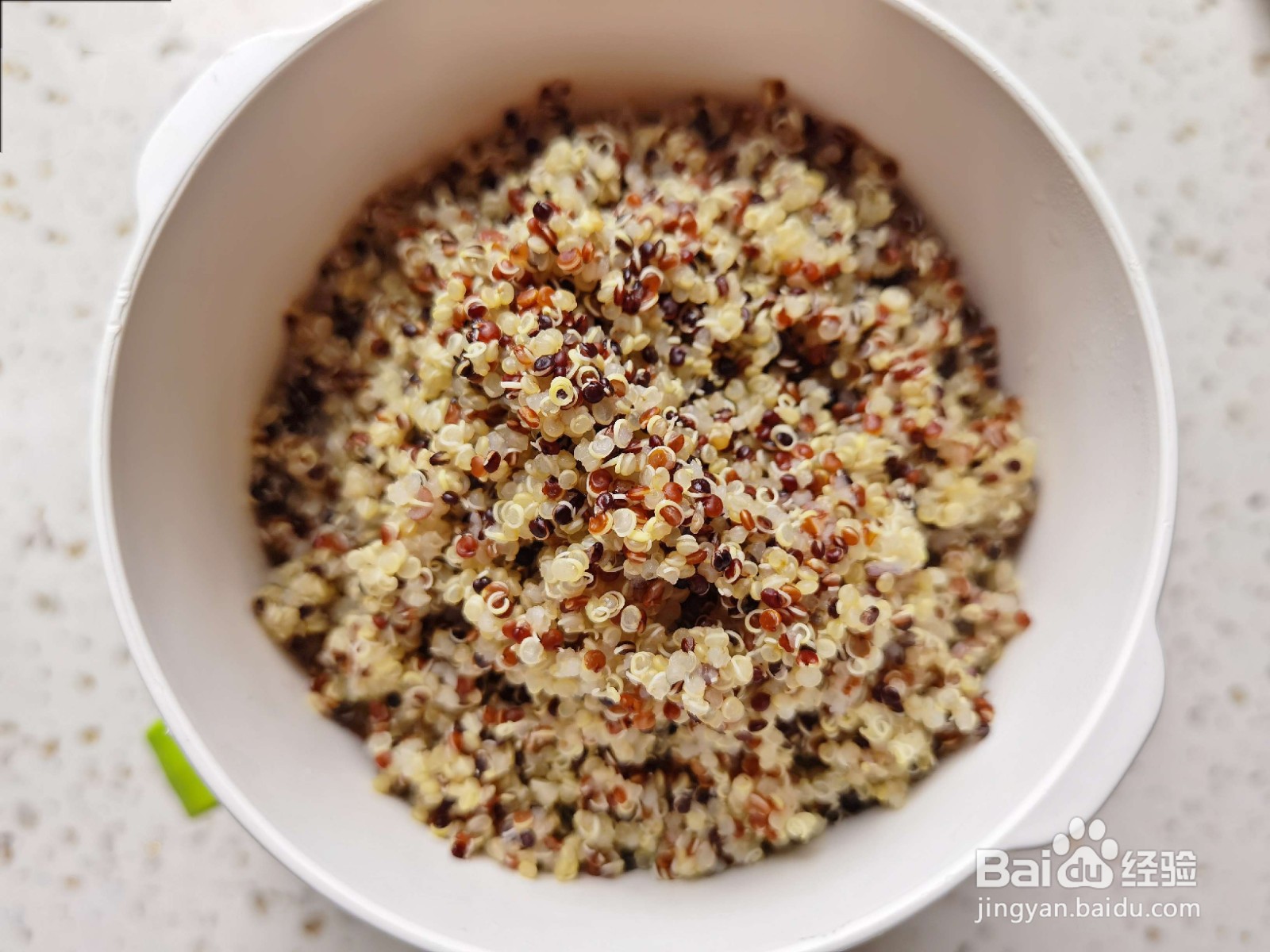 高蛋白低脂肪的三色藜麦虾仁炒饭
