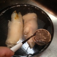 黄豆猪脚汤的家常做法_黄豆猪蹄汤怎么做