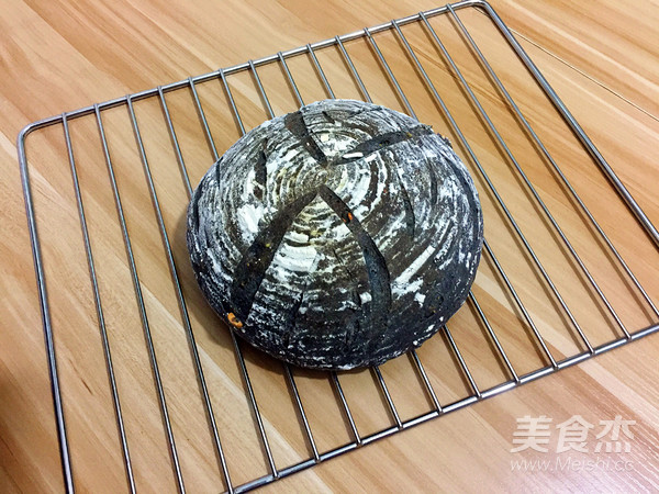 黑芝麻坚果养生欧包