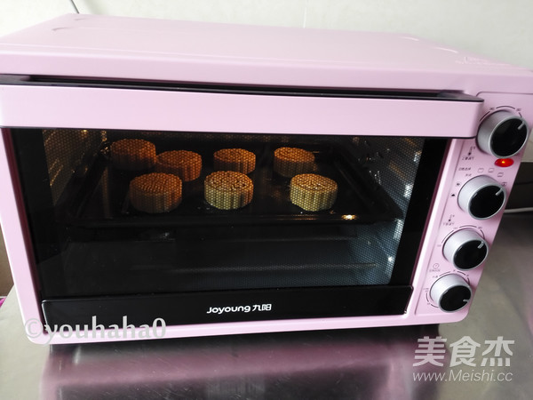 广式蛋黄月饼