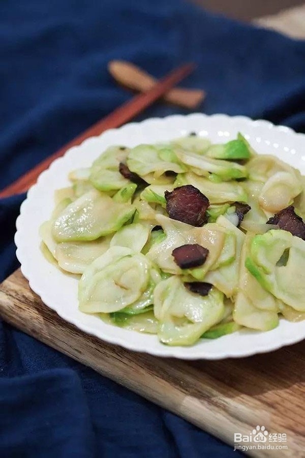 如何制作腊肉炒儿菜