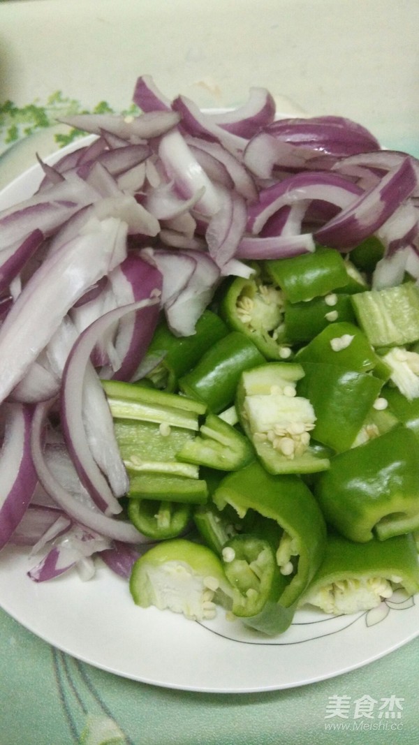 青椒排骨的做法