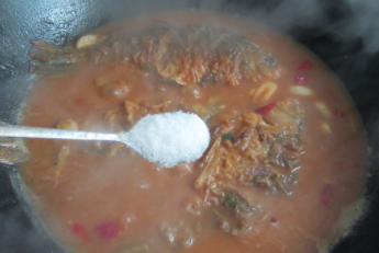 瘦身家常菜——鲫鱼炖豆腐