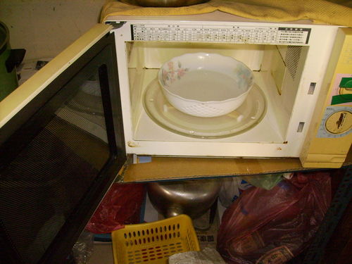 轻松清洁微波炉