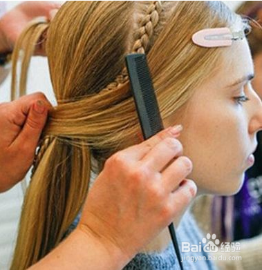 欧美低马尾麻花辫编法