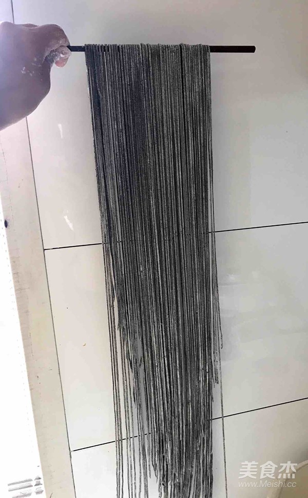 黑芝麻核桃手工面