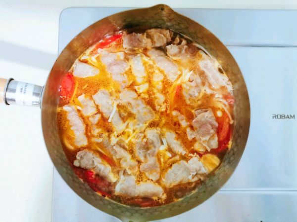 番茄金针菇肥牛