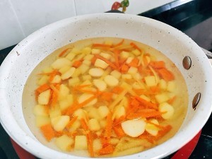 怎么自制土豆山药鳕鱼咖喱蜗牛意面