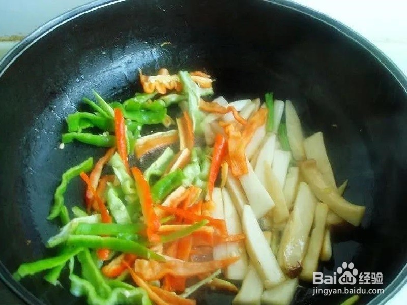 “木耳炒杏鲍菇”怎么做