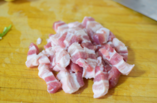 红烧肉炖土豆