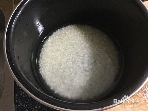 又到菠萝盛产时,来做好吃的菠萝饭吧!