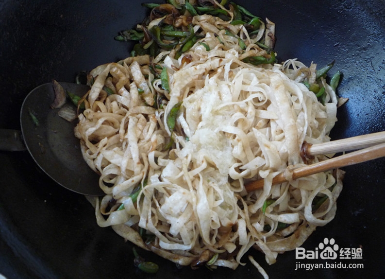 鸡蛋炒饼的做法