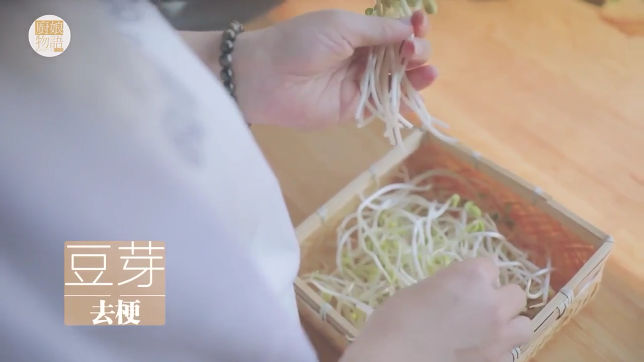 彩虹石锅拌饭怎么做