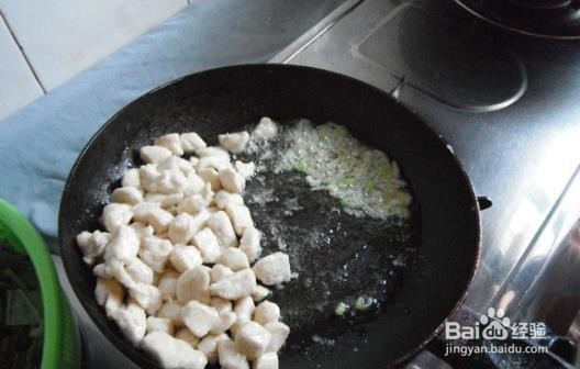 怎样做酱爆鸡丁