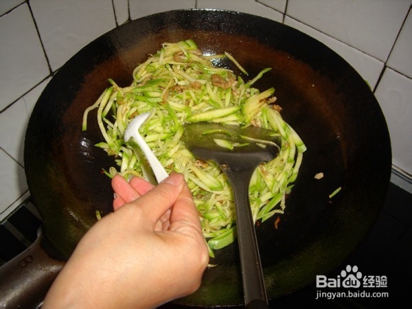 西葫芦炒肉丝怎么做