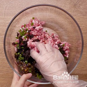 教大家平底锅梅干菜烧饼的做法