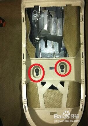 怎样将朗逸地板上的黑心棉去除