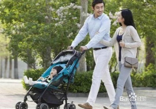 周末带小宝宝外出玩耍,需要带什么物品?