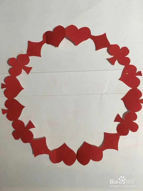 花环剪纸 怎样用彩纸裁剪一副扑克花环团花图案