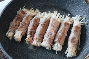 金针菇牛肉卷的做法