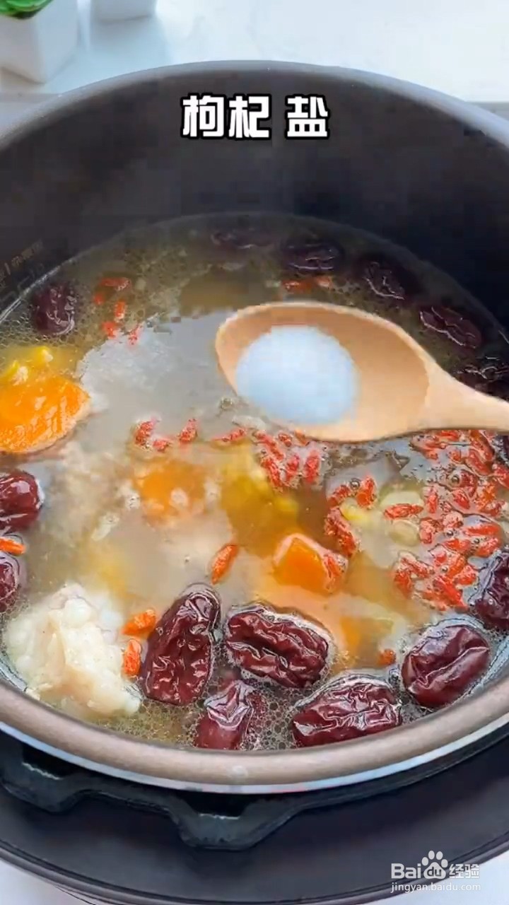 如何制作清甜好喝的营养排骨汤