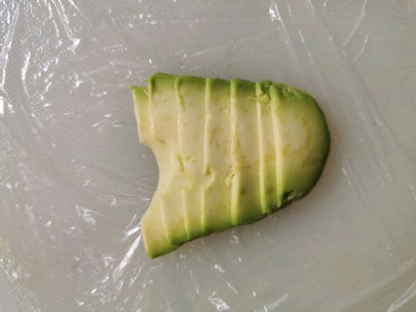 蔓越莓牛油果卷