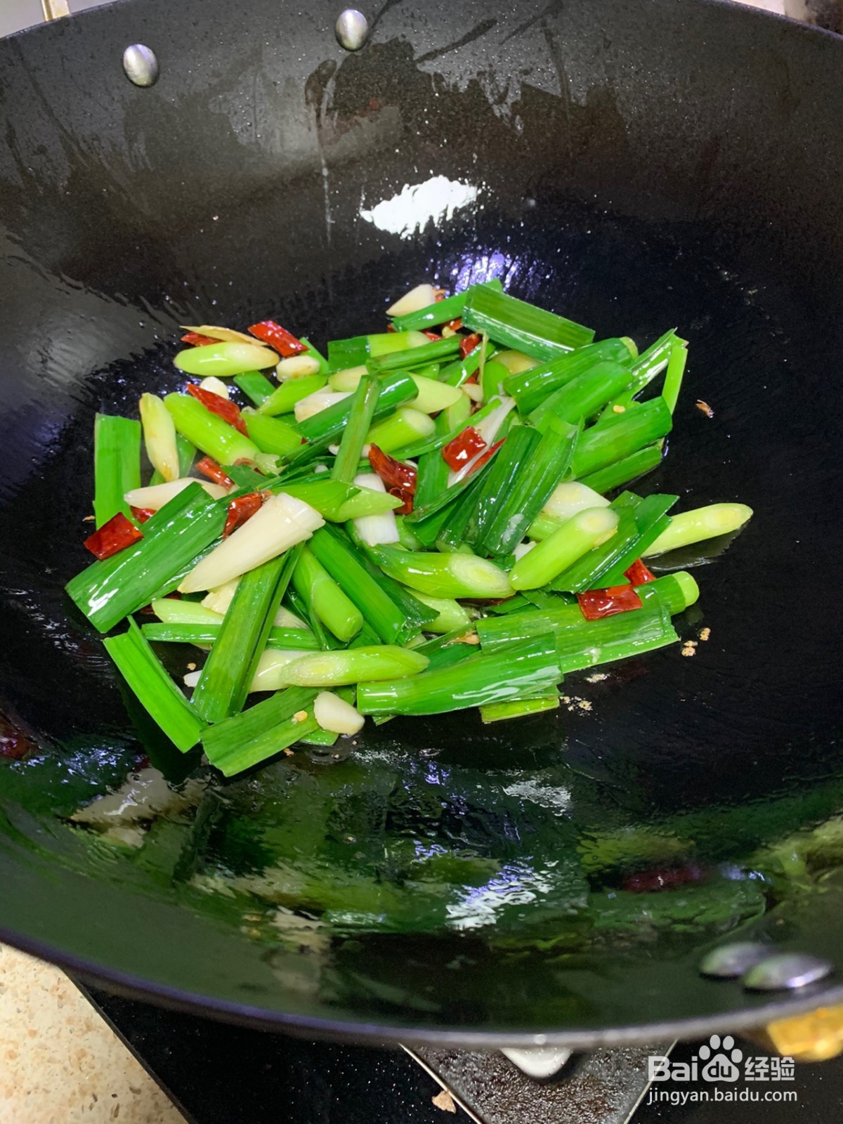 蒜苗炒腊肉的家常做法