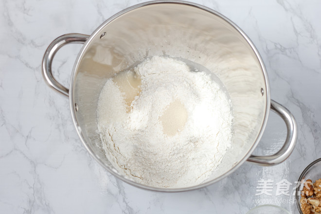 核桃全麦乡村软欧