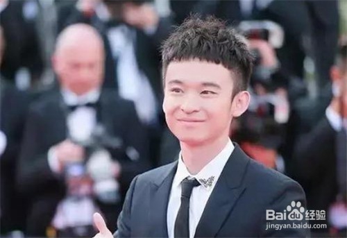 除了王思聪,董子健、陈伟霆都是顶级富二代!