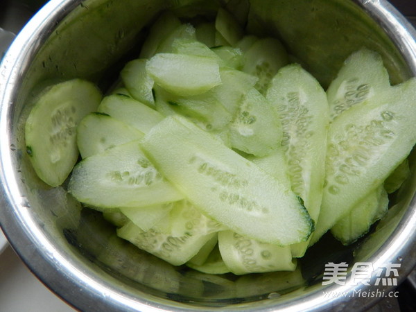 凉拌黄瓜卷的做法