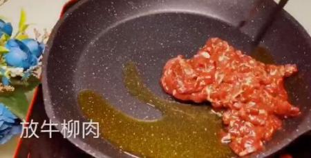 炒意面家常做法，两分钟就能学会，比餐厅的还好吃