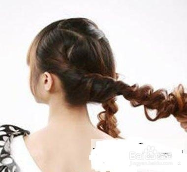 2013年最新发型懒人韩式花苞头扎法蓬松俏丽