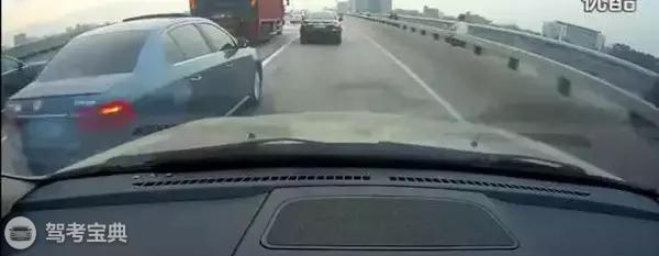 高速开车十大讨人嫌的动作，看你中了几条！