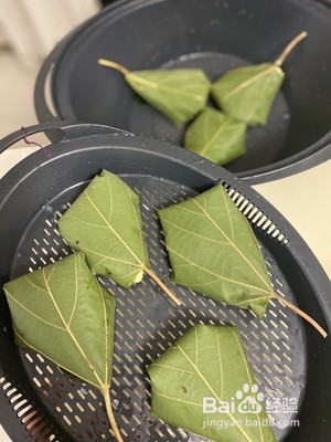 桐子叶玉米耙耙的做法