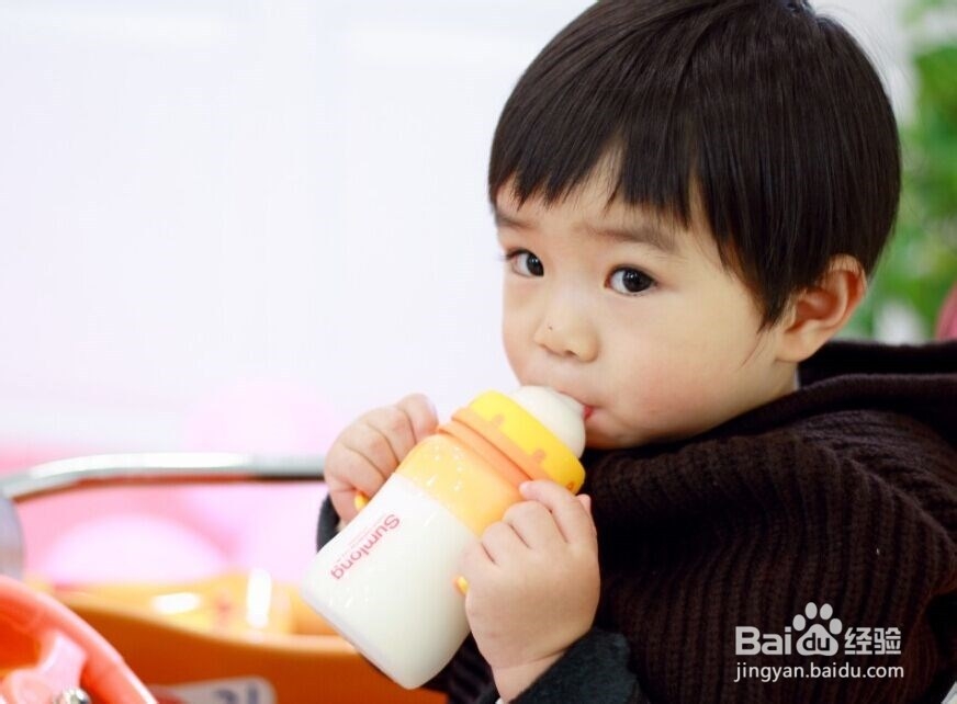如何让宝宝喝牛奶更放心？