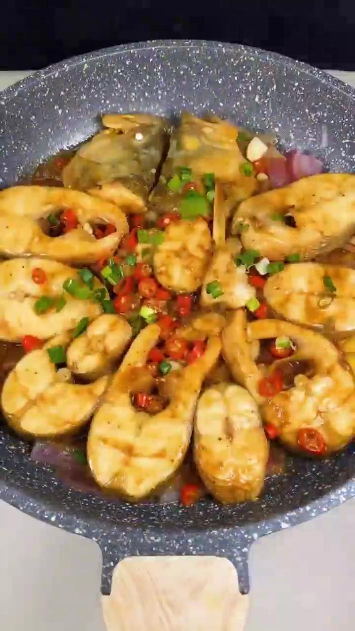 怎样做红烧鲈鱼？