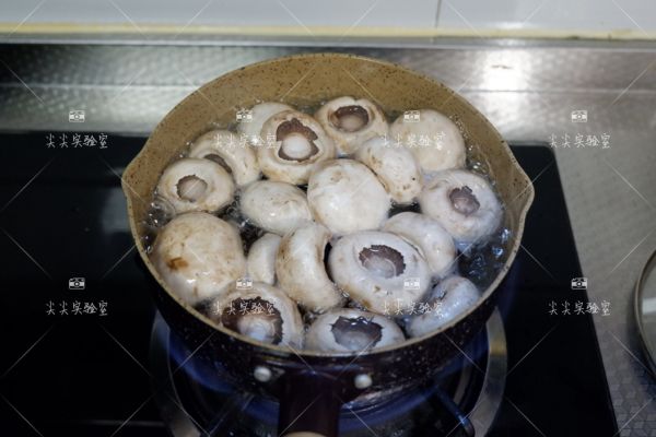 开洋菠菜烩口蘑