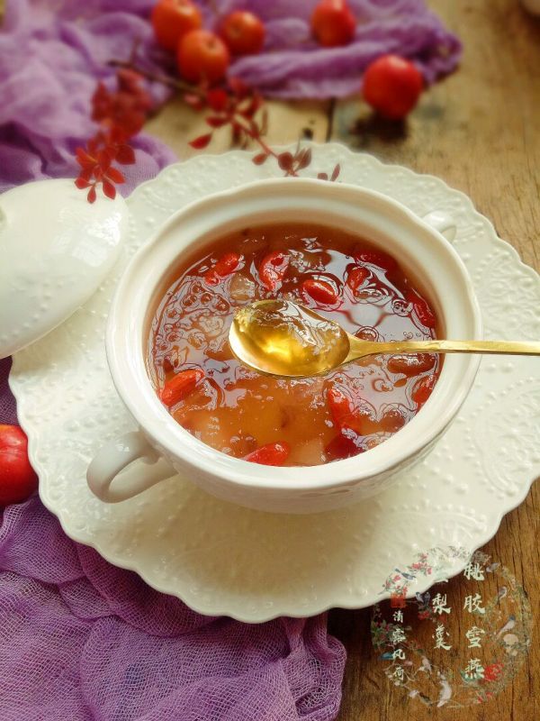 蔓越莓雪梨桃胶雪燕羹