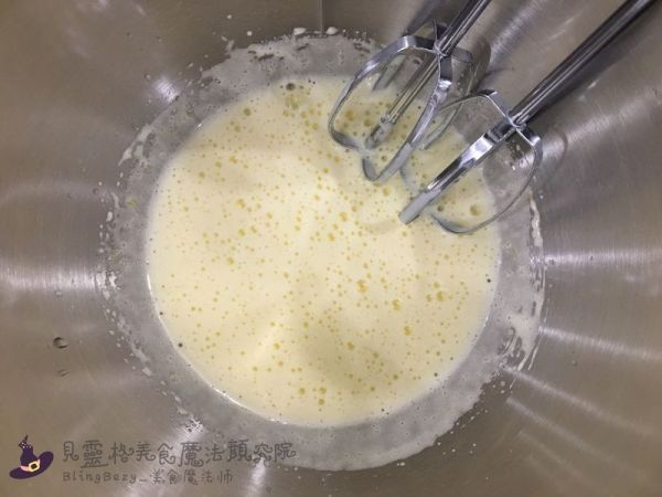 玫瑰花束奶冻裱花马芬杯子蛋糕