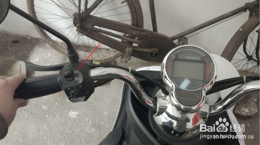 电动车车头怎么锁