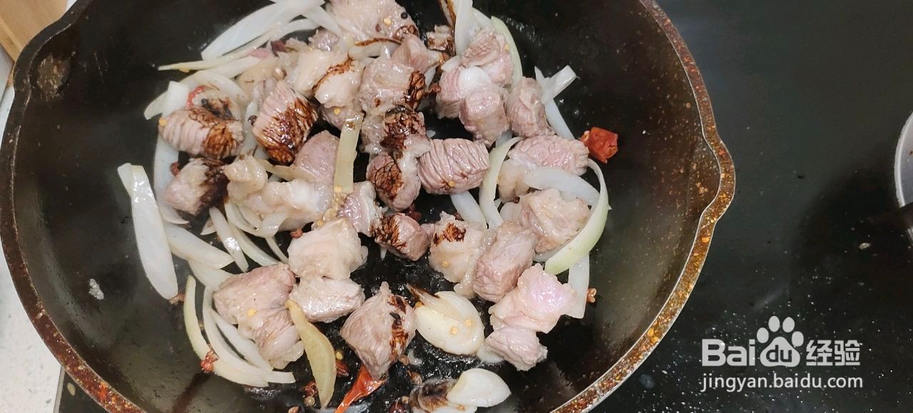 土豆炖牛肉的做法