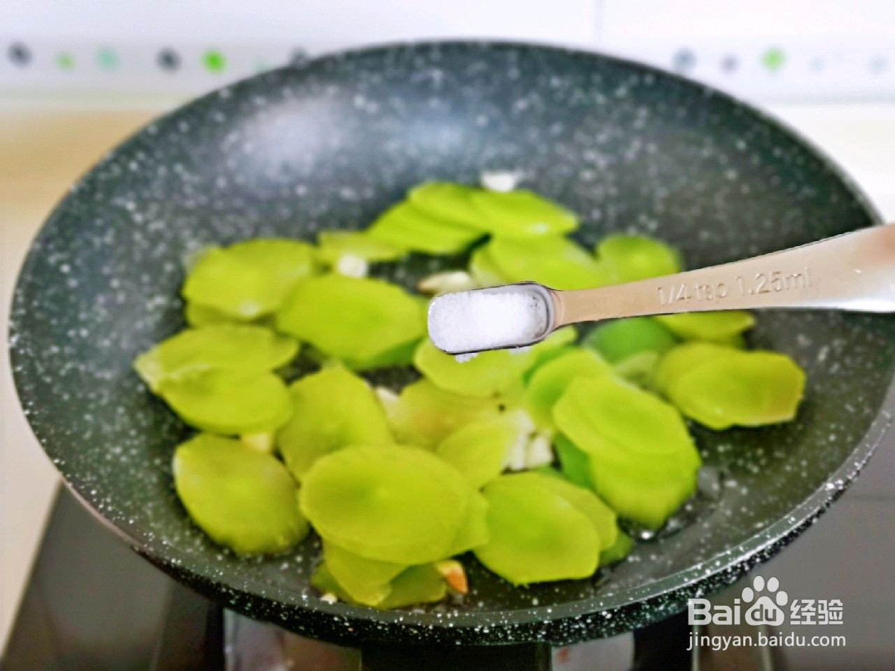 虾仁炒莴笋的做法