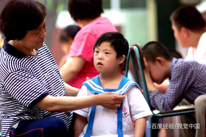 怎样夸别人一家人幸福
