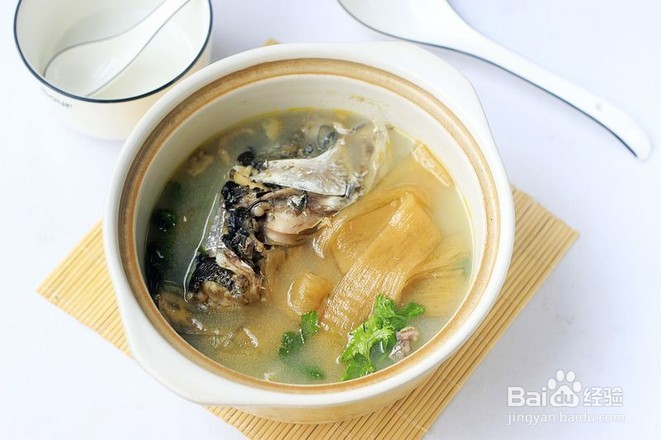 鱼头苕粉煲的做法