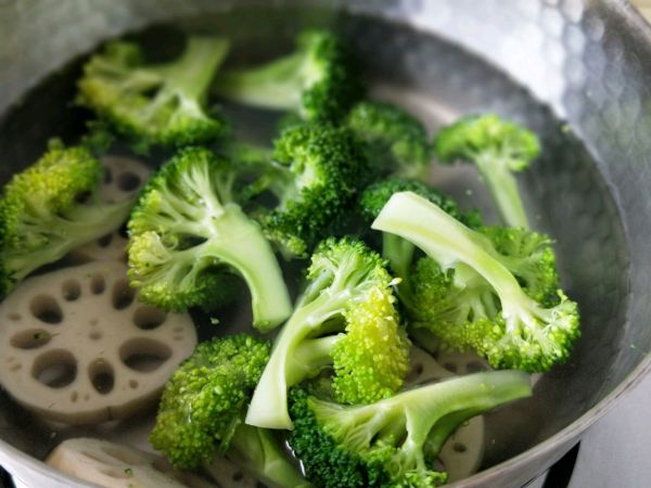 迷迭香烤三文鱼蔬果拼盘