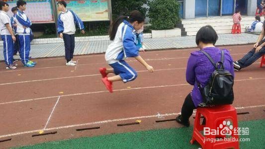 女孩子跳远跳不远怎么办