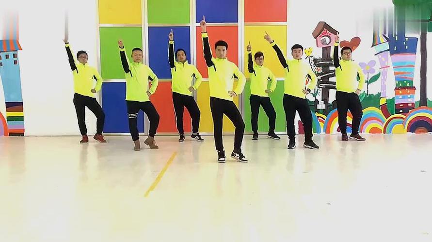 樱桃小嘴嘟嘟的脸什么歌