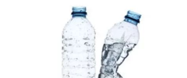 热胀冷缩为什么矿泉水瓶子用热水烫会缩小