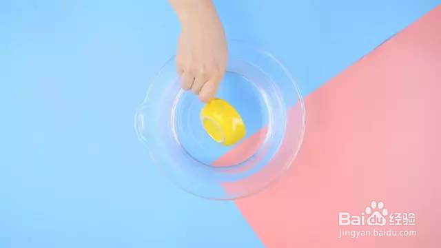 如何轻松洗净桃毛