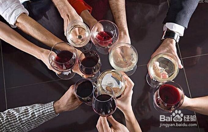 啤酒白酒一起喝的危害 白酒和啤酒能混着喝吗